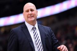 公牛教练压力巨大！，莱万多夫斯基遭遇五持续失利观众掌声雷动的简单介绍