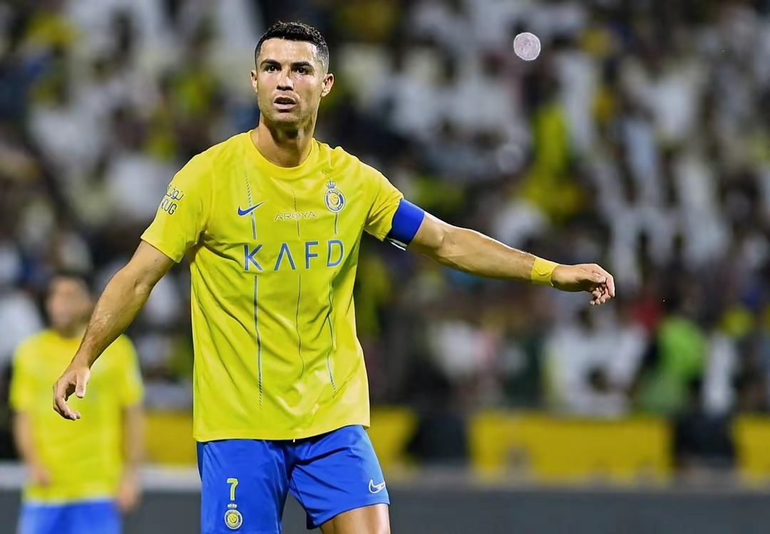 赛地聚焦——亚冠今晨热度飙升，上海海港主帅复盘，底气十足，临场指挥获称赞的简单介绍