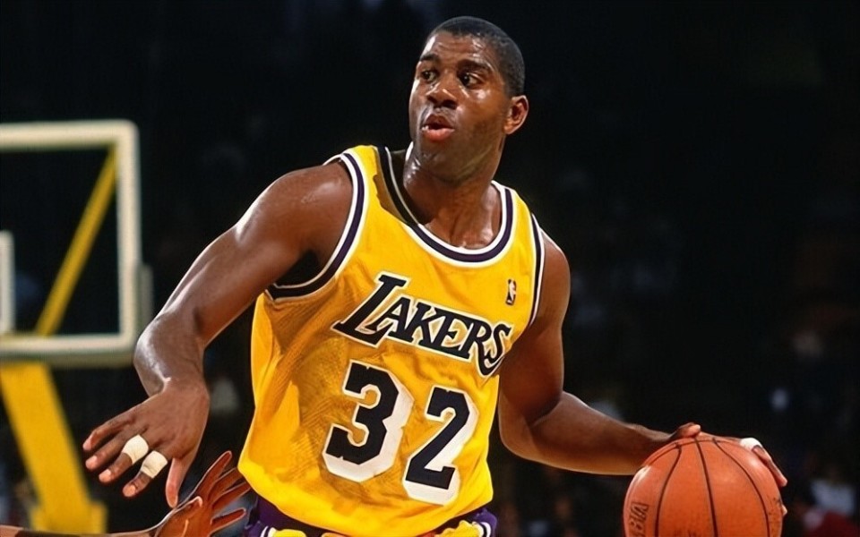 包含阿斯顿维拉训练开放日;转会期门线救险引欢呼;NBA常规赛在即;控场能力受关注的词条 包含阿斯顿维拉训练开放日;转会期门线救险引欢呼;NBA常规赛在即;控场能力受关注的词条